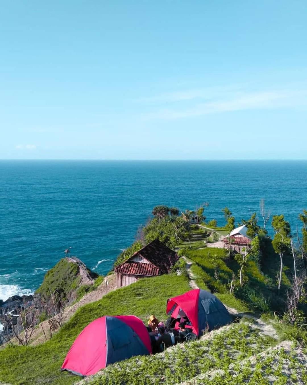 Tapian Camping Ground Букитинги Екстериор снимка